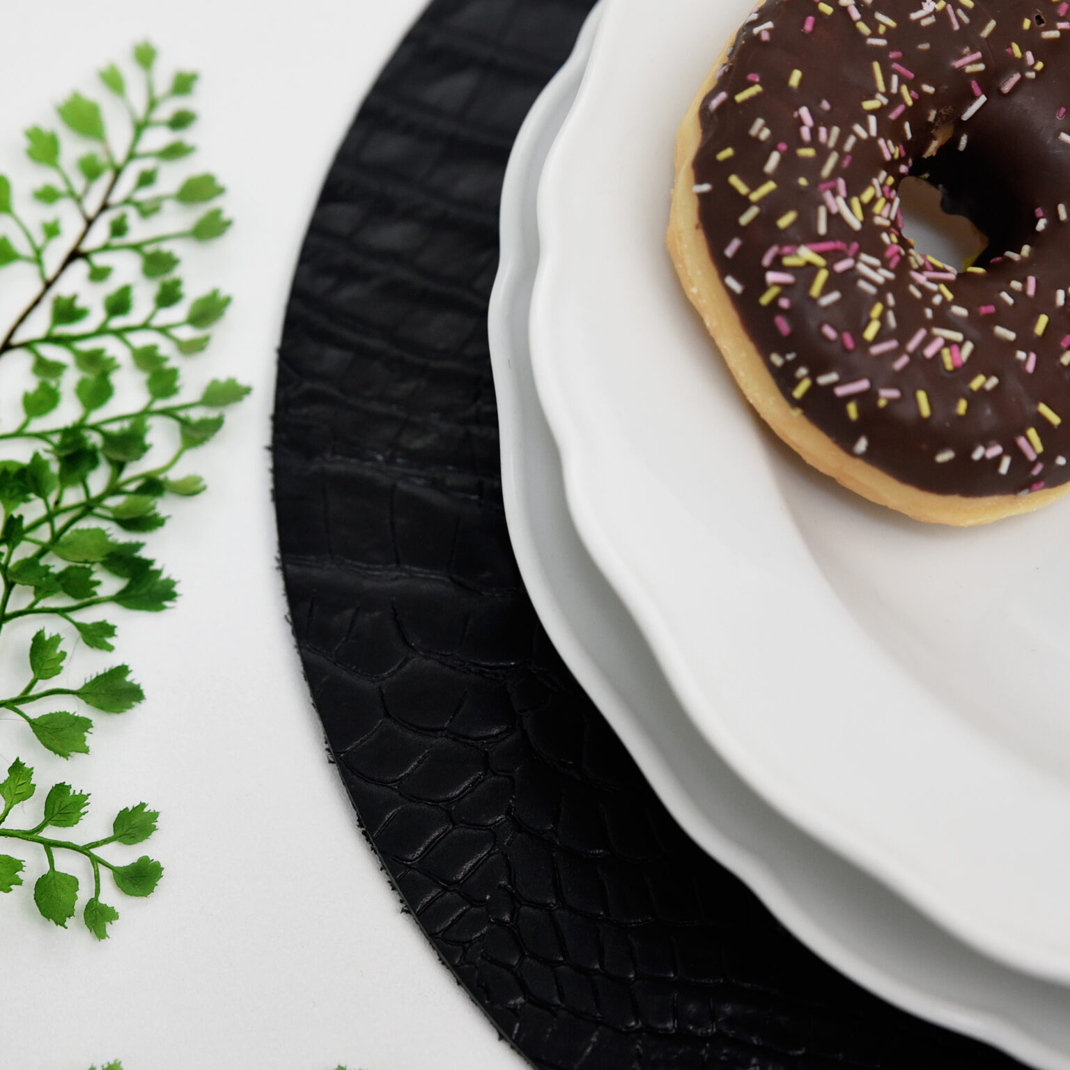 Ronde leren placemats Handgemaakt in eigen atelier Coaster Queen